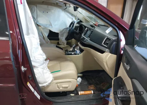 2017 Toyota Highlander Xle z USA, uszkodzony, nr VIN 5TDJZRFH2HS394184